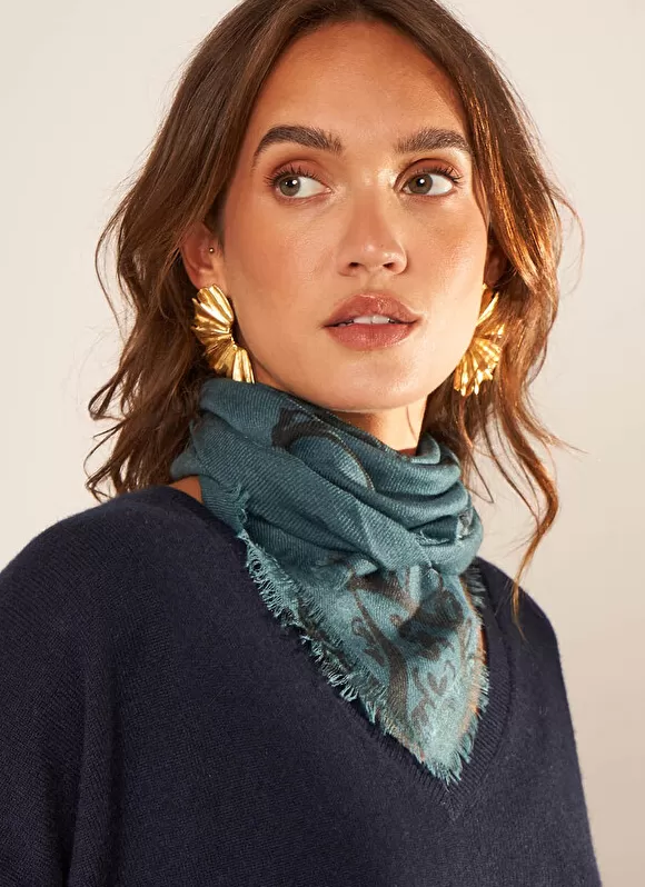 Shop Sud Express Foulard Carre En Laine Et Soie Indigo Epic