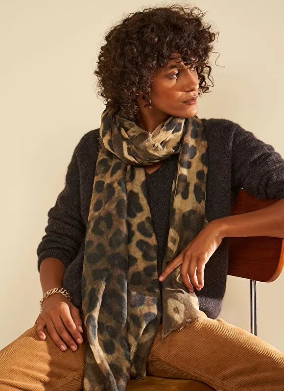 Shop Sud Express Foulard Imprime Kaki Elif