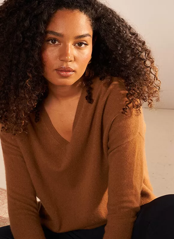 New Sud Express Pull Au Volume Oversize Et A Manches Longues Pres Du Corps Caramel Monjoe