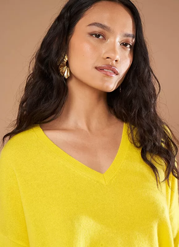 Online Sud Express Pull Au Volume Oversize Et A Manches Longues Pres Du Corps Jaune Monjoe