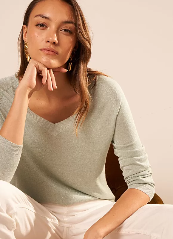 Shop Sud Express Pull Col V Irise Amande Madeleine