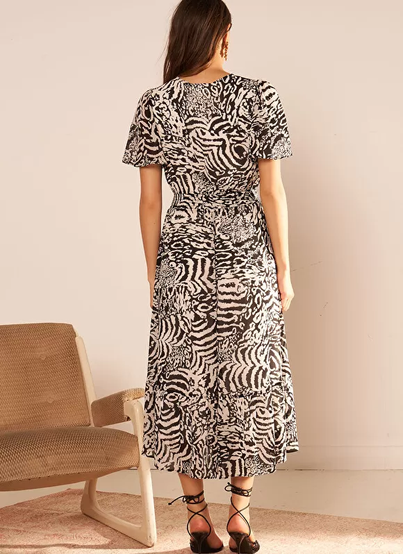 New Sud Express Robe Longue Imprimee A Manches Courtes Volantees Noir Resina