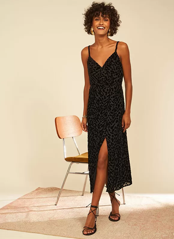 Online Sud Express Robe Midi A Bretelle Noir Roxana